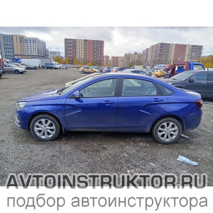 Обучение вождению на автомобиле ВАЗ Лада Веста